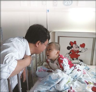 父亲写88万字宝贝抗癌日记＂只要更新,就证明儿子还活着＂(1)